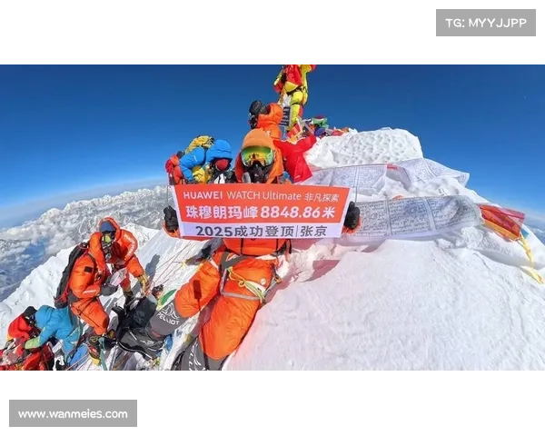 张京珠在820米滑雪坠崖受伤后顽强完成双峰连登创历史壮举